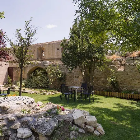 La Casona De Montealegre *